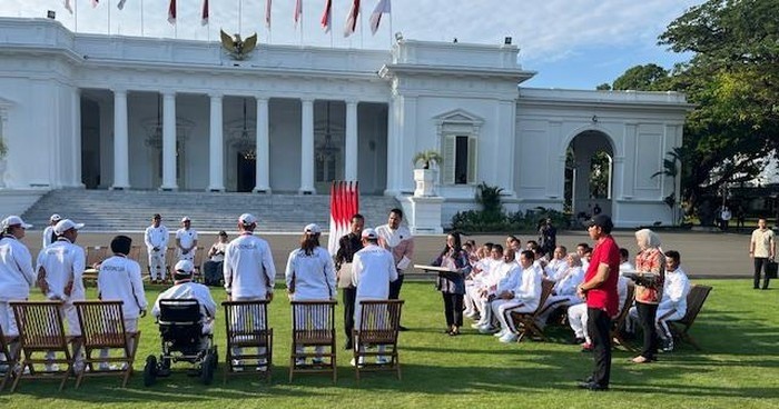 Bonus Jokowi: 14 Atlet Paralimpiade Terima Penghargaan